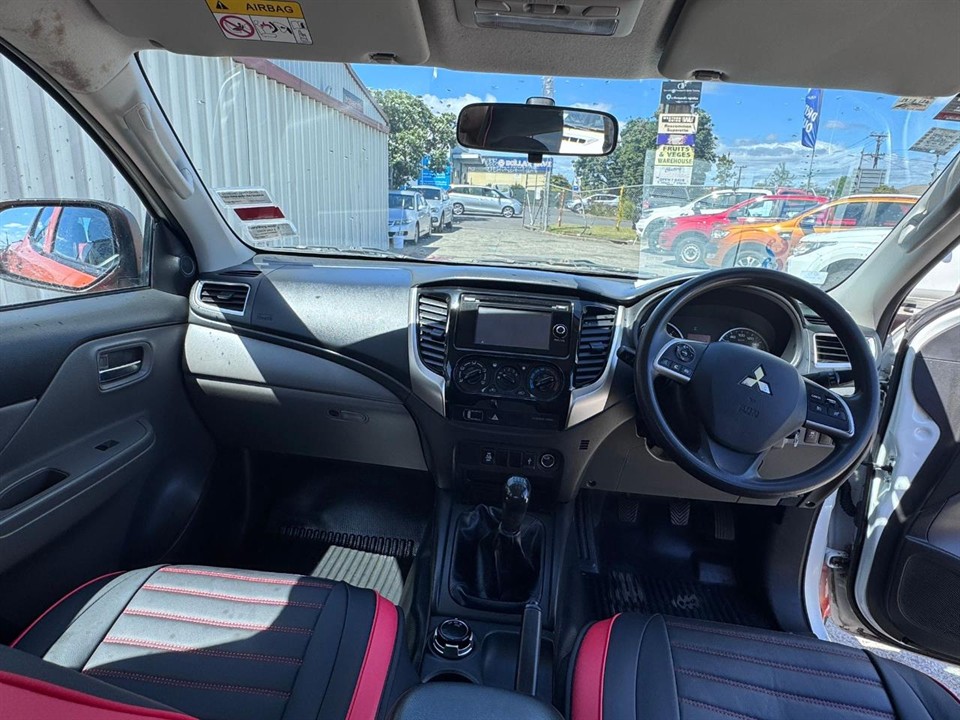 2017 Mitsubishi Triton - Thumbnail